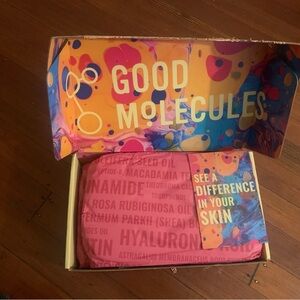 Good Molecules Skincare Set - PR Box